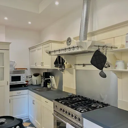 - Belle Maison